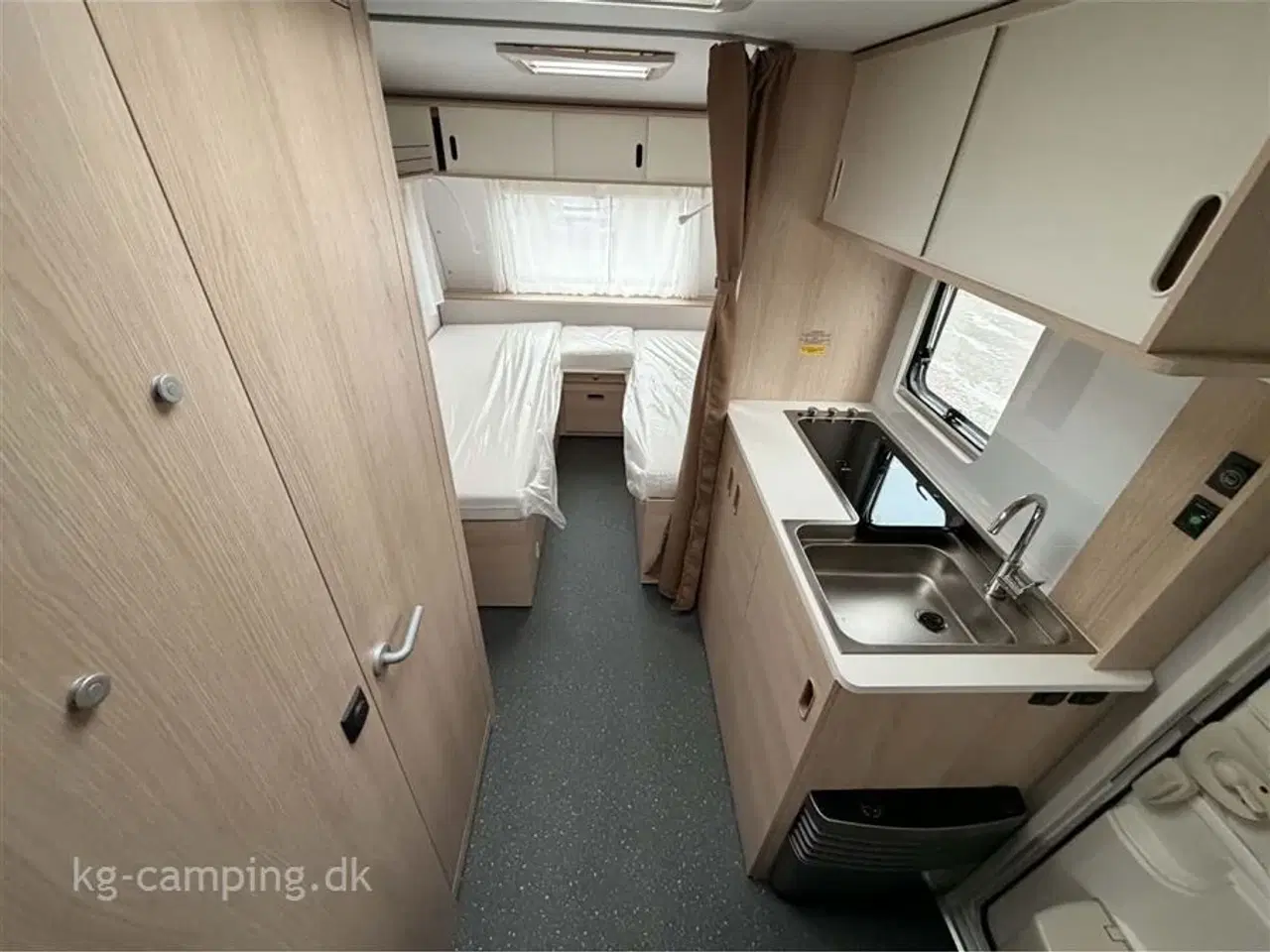 Billede 8 - 2026 - Adria Aviva 492 LU Enkeltsenge med udtræk samt endesiddegruppe. NU på Lager!