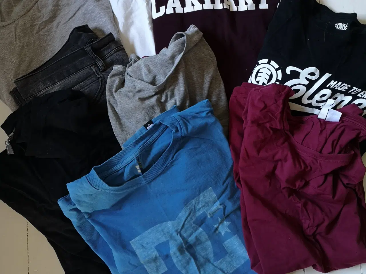 Billede 2 - Blandet tøj, str. M L XL, God men brugt