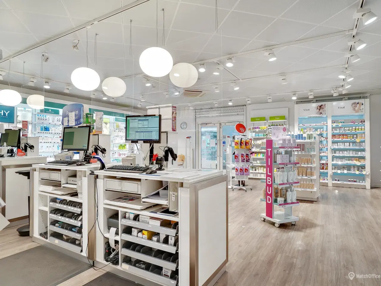 Billede 5 - 141 kvm. synlig butik i Nyborg - off. parkering lige foran