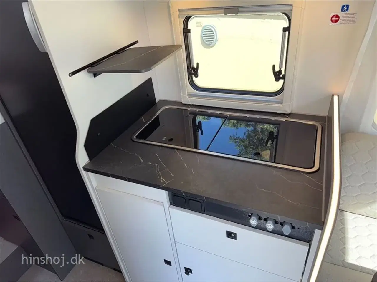 Billede 8 - 2026 - Etrusco   Lækker Autocamper med automatgear og face to face siddegruppe fra Hinshøj Caravan.