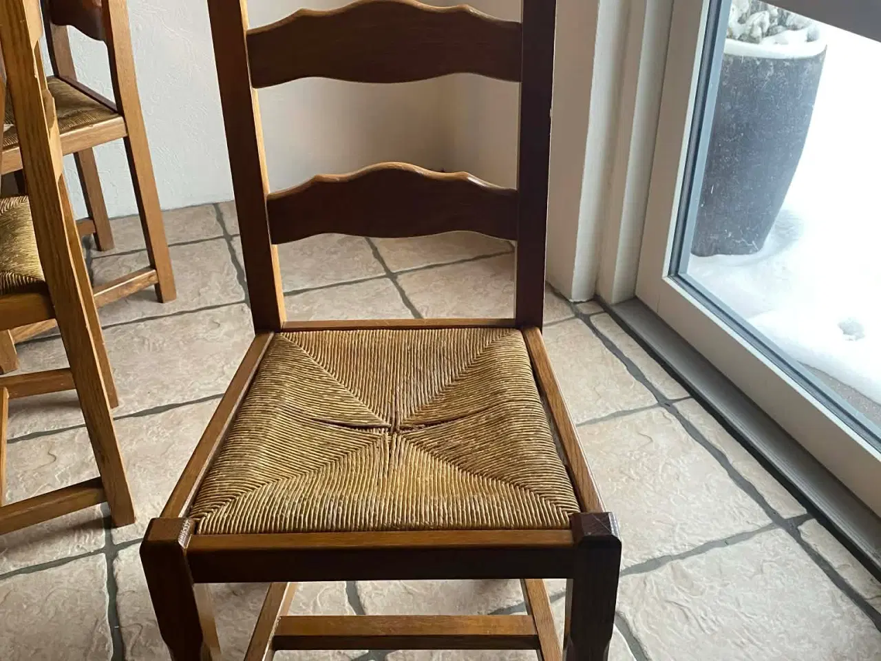 Billede 2 - Spisebord med stole