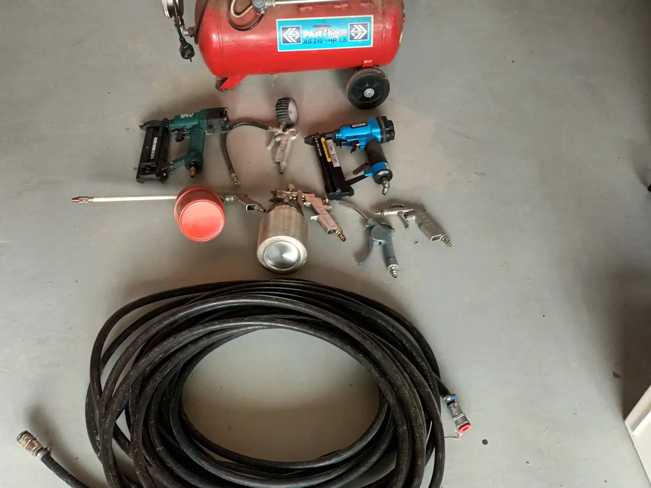Billede 1 - Kompressor med tilbehør sælges