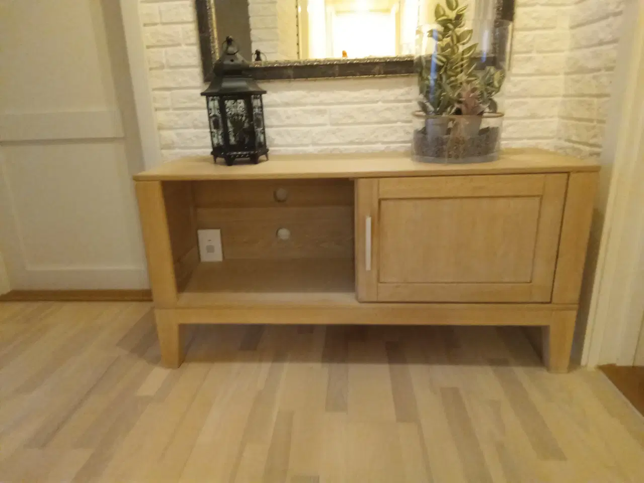 Billede 1 - Egetræsskænk