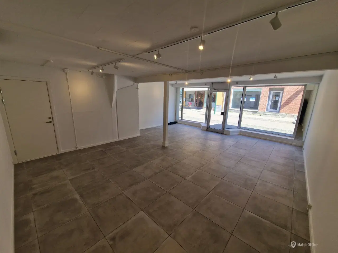 Billede 1 - Butikslokale til leje i Frederikssund. Jernbanegade 32