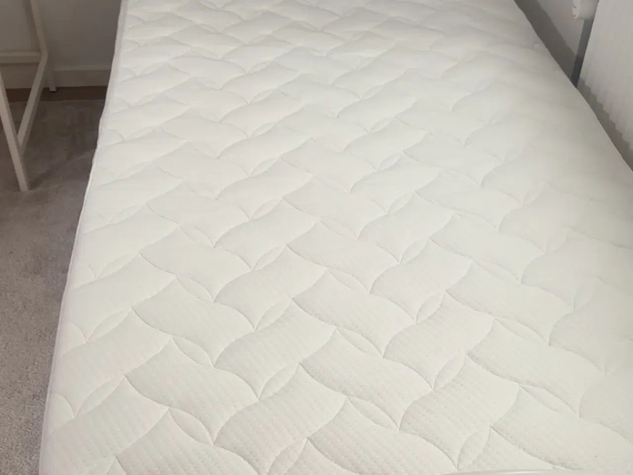 Billede 3 - 90x200 Seng med wellpur madras og topmadras