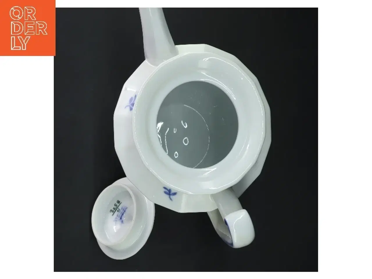 Billede 5 - Porcelænskaffekande med blå blomst fra Royal Copenhagen (str. 24 cm)