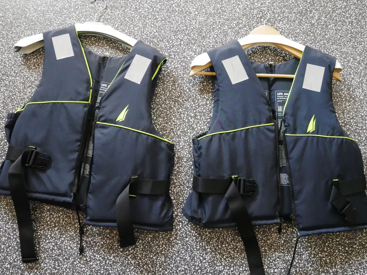 Billede 1 - 2 fine flydeveste