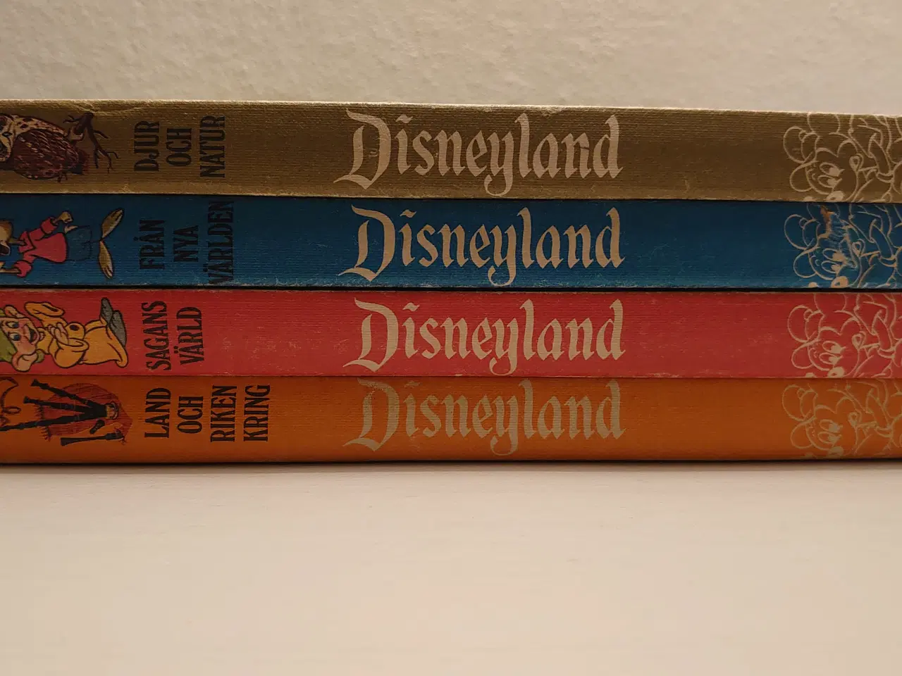 Billede 2 - 4stk Disneyland bøger fra 1969, Ca 256 s. Svenske