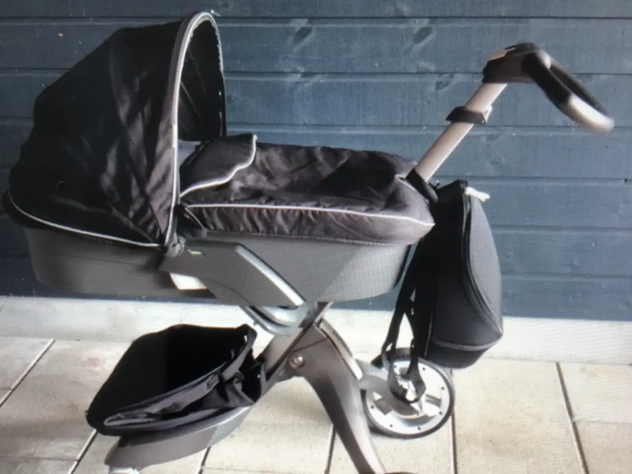 Billede 1 - Stokke Xplory Barnevogn/Klapvogn.Sort.