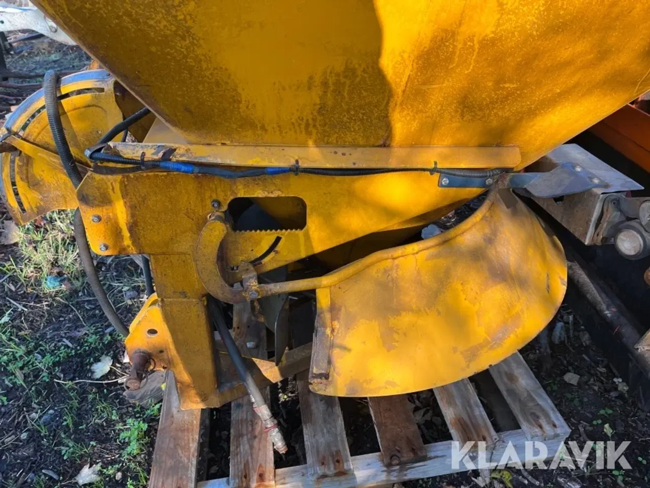 Billede 7 - Saltspreder og sneplov Bøgballe 217