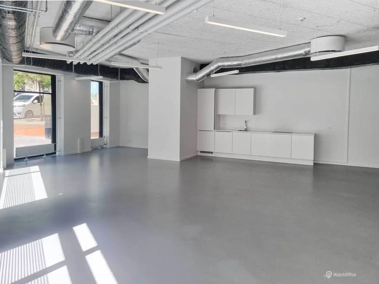 Billede 2 - Lyst kontorlejemål i Carlsberg Byen nær offentlig transport og med gode parkeringsmuligheder.