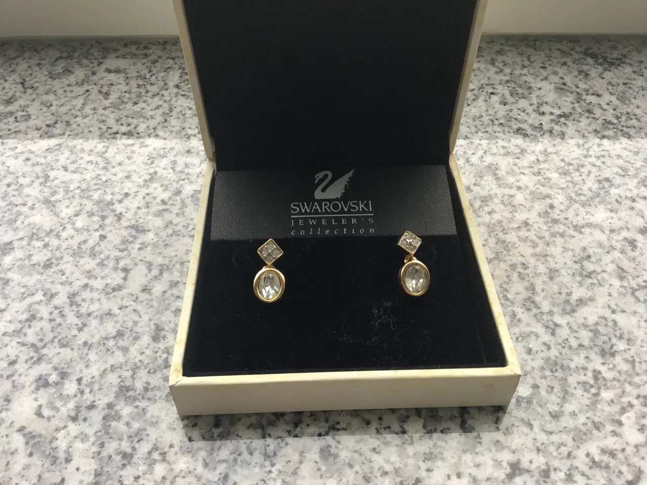 Billede 1 - Swarovski ørestikker