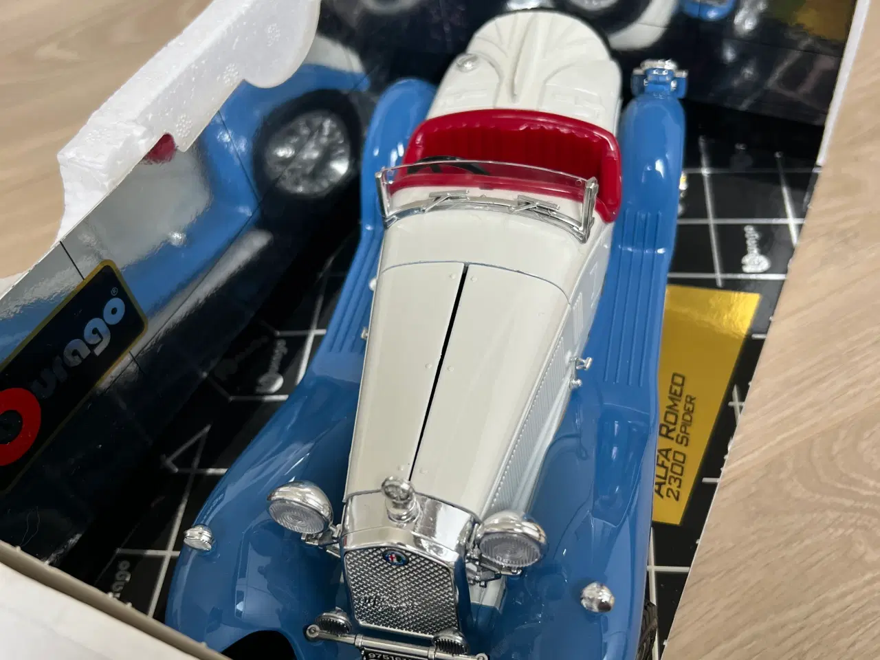 Billede 3 - Bburago Alfa Romeo 2300 Spider 1932 scala 1:18