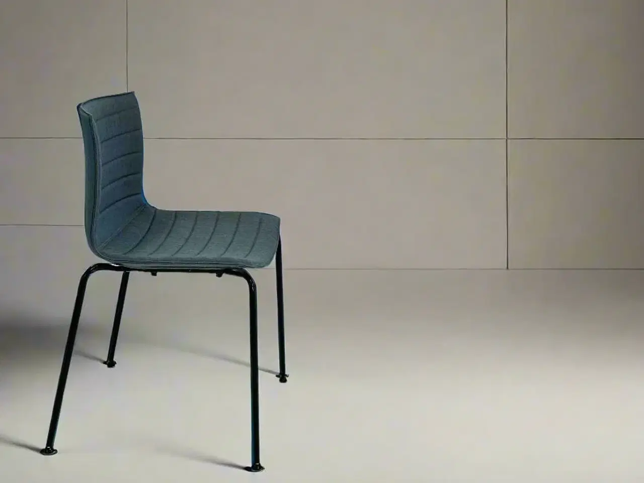 Billede 2 - Arper Catifa 46 Stol – Blå Sort Stel