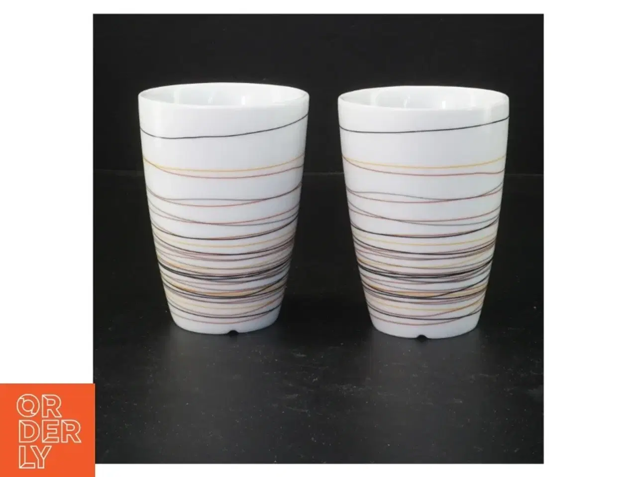 Billede 1 - To stribede porcelænskrus fra Menu (str. Ø. 8 cm. længde, 11 cm)