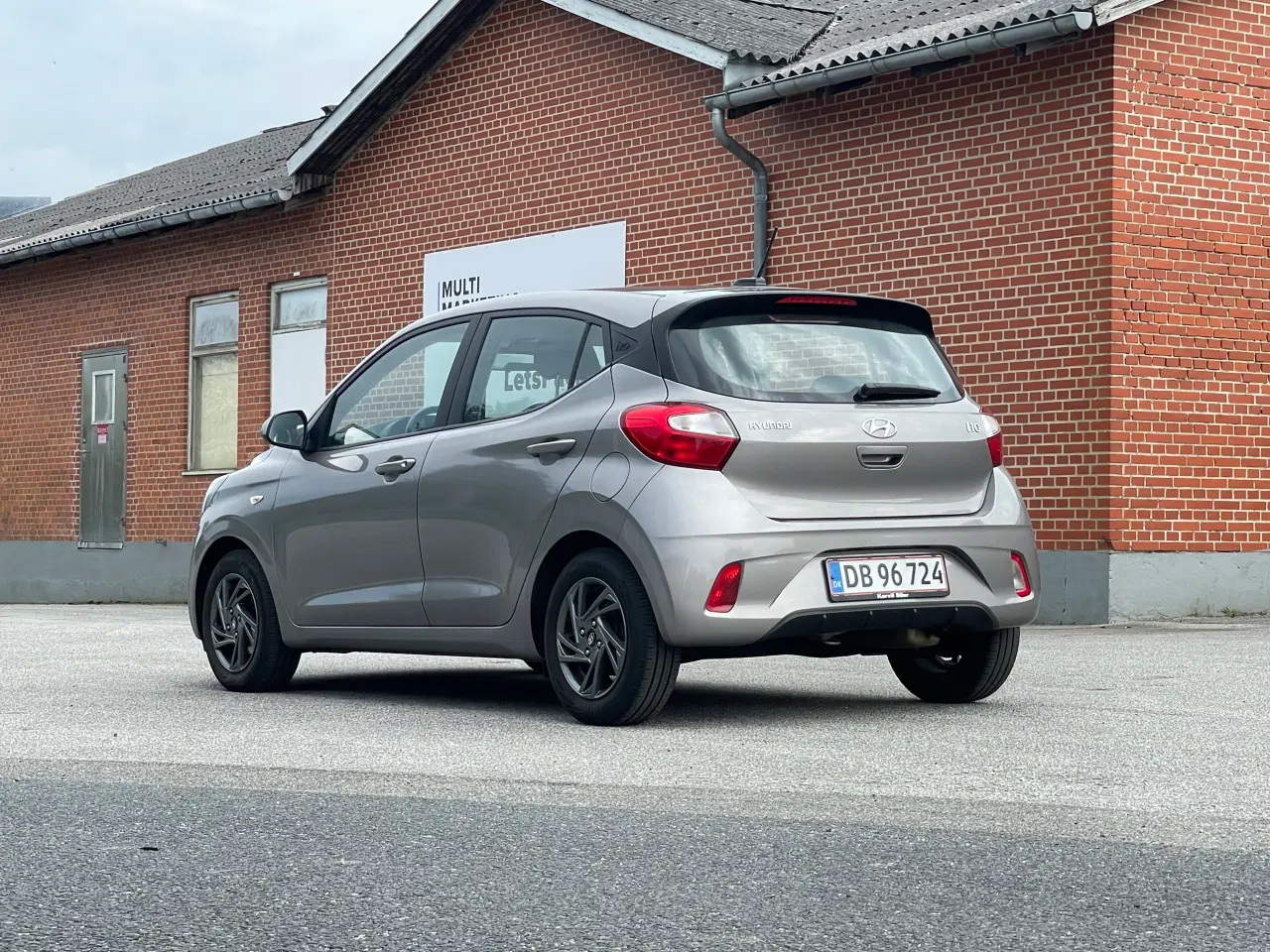 Billede 3 - Hyundai i10 1.0 Essential – Veludstyret, økonomisk