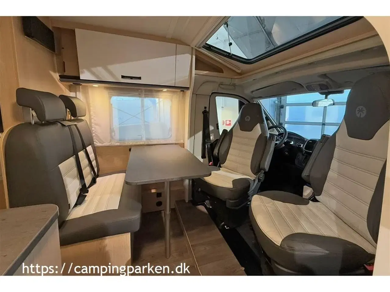 Billede 5 - 2025 - SunLight VAN V66 Adventure   Sunlights populære smalle Van med enkeltsenge - 140hk og automatgear!