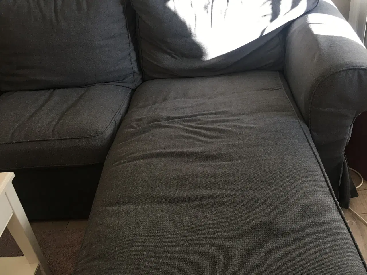 Billede 1 - Grå sofa med chaiselong 