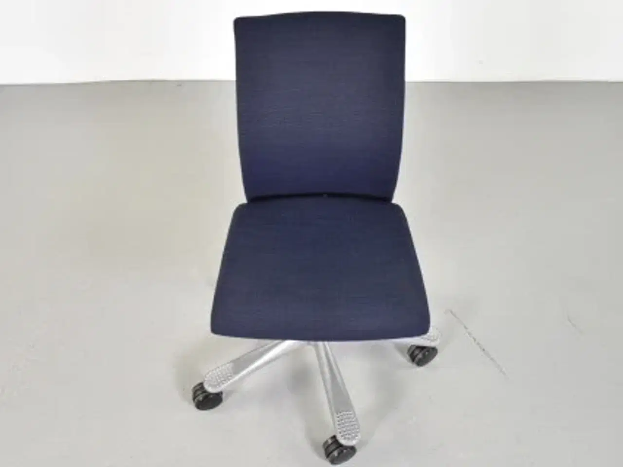Billede 5 - Häg h04 credo 4400 kontorstol med sort/blå polster og alugråt stel