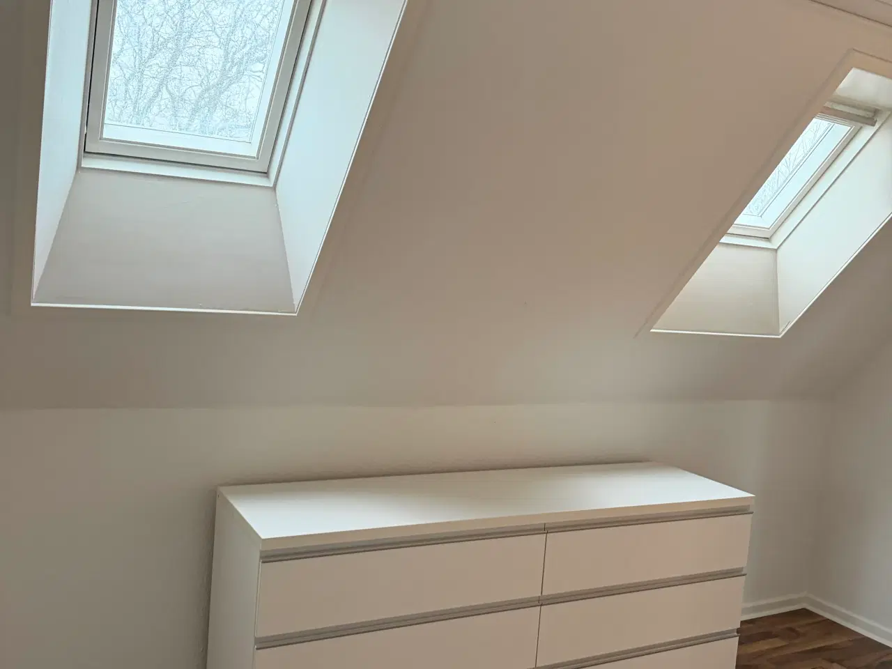 Billede 11 - Hus med stort værksted og garager.