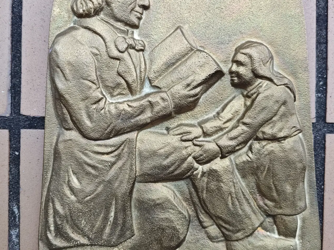 Billede 1 - Gammelt og Tungt H.C. Andersen relief HC Andersen