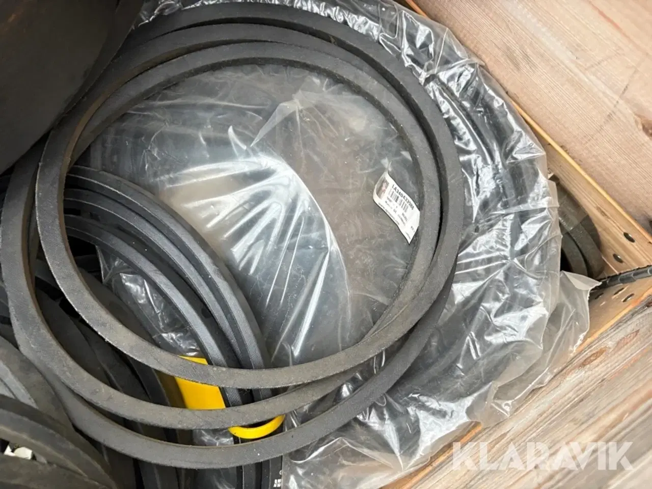 Billede 11 - Paller med assorteret remme