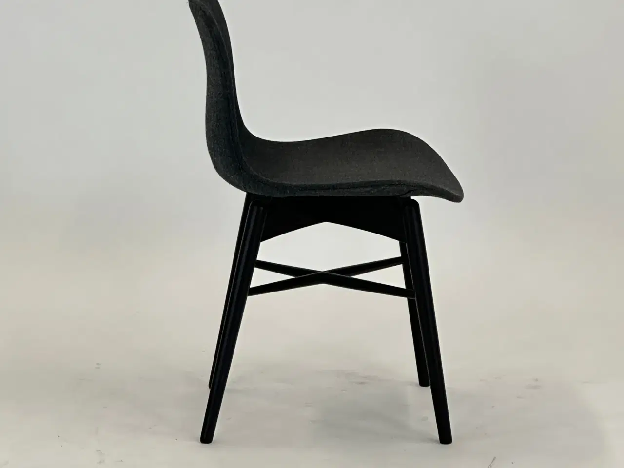 Billede 7 - Langue Original Stol (Anthracite grey) fra NORR11