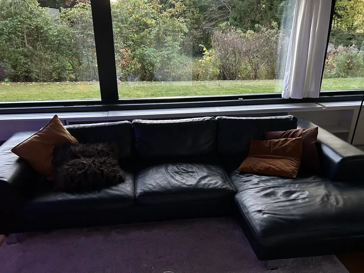 Billede 4 - Sort lædersofa med chaiselong 