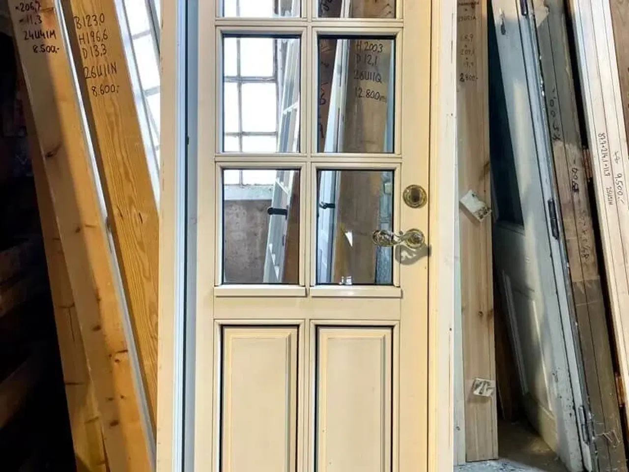 Billede 2 - Smal facadedør med vinduesparti i termoglas