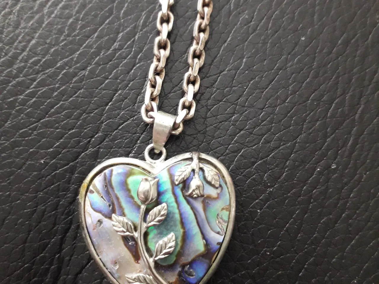Billede 2 - Smukt sølvsmykke, hjerte med roser