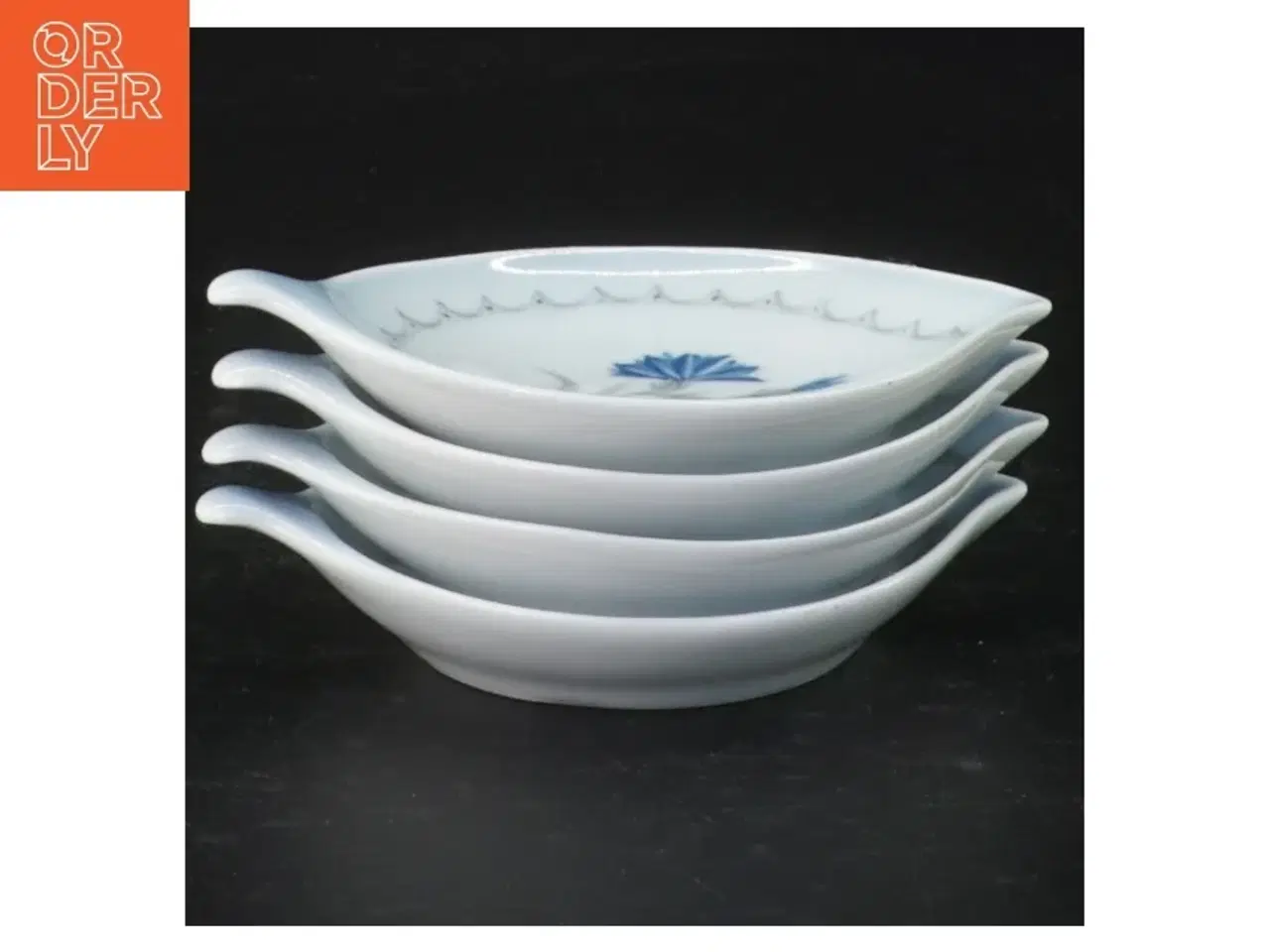 Billede 1 - Porcelænsskåle med blomstermotiv (str. 10 x 7,5 cm)