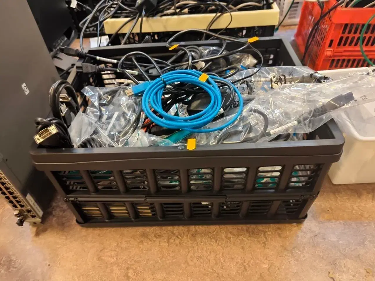 Billede 1 - 1 ks. m. div. IT udstyr