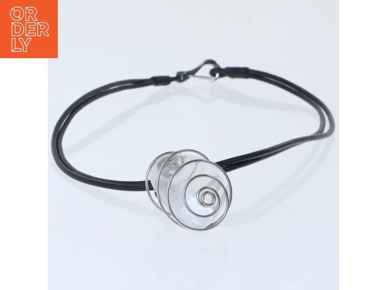 Billede 2 - Halskæde med vedhæng (str. 38 cm)