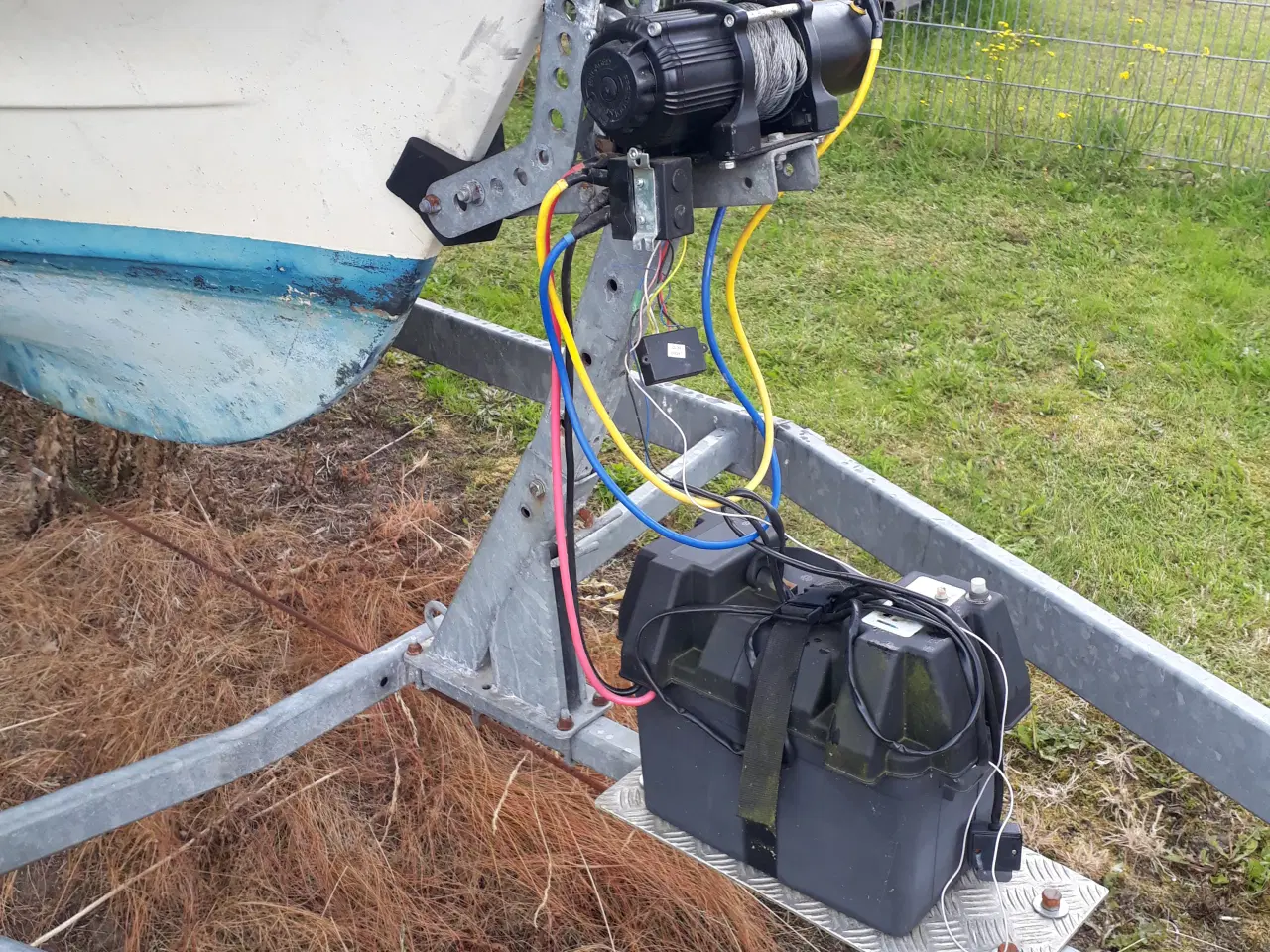 Billede 5 - Norsk Motorbåd, trænger til lidt knofedt. m. trail