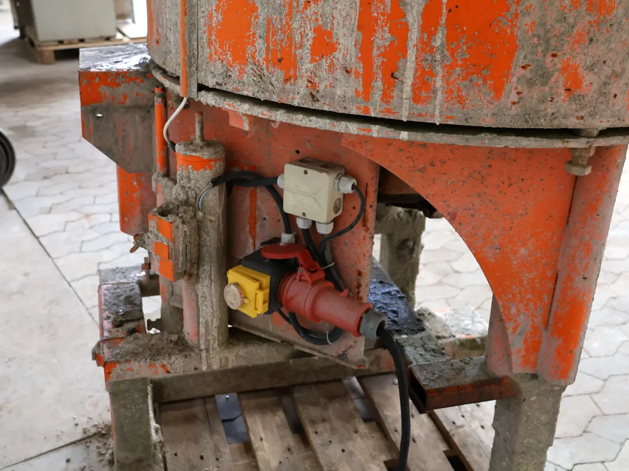 Billede 4 -  Tvangsblander, 380v m/truckgaffel lommer