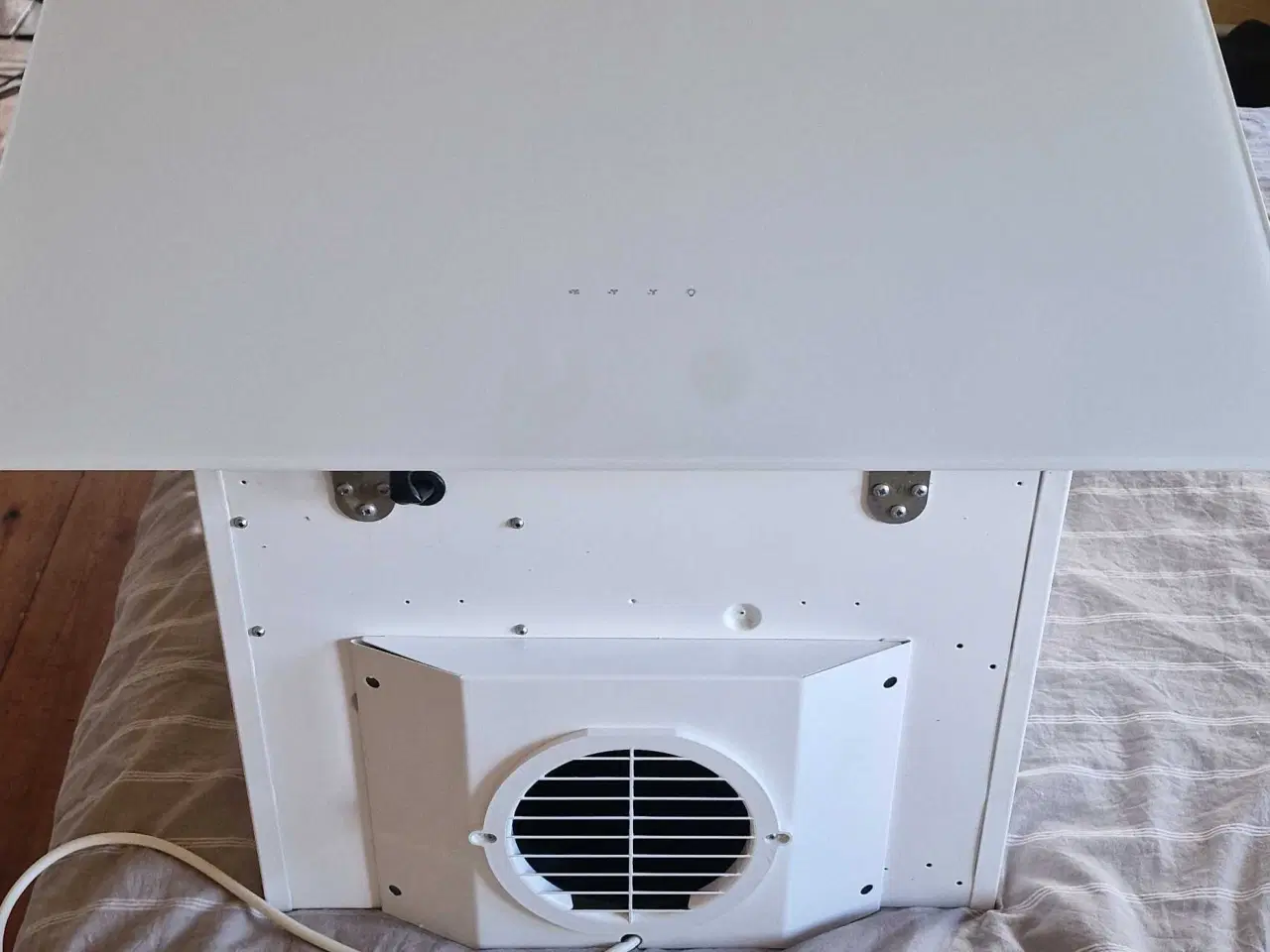 Billede 4 - BEJUBLAD IKEA Vægmonteret emhætte, hvid.