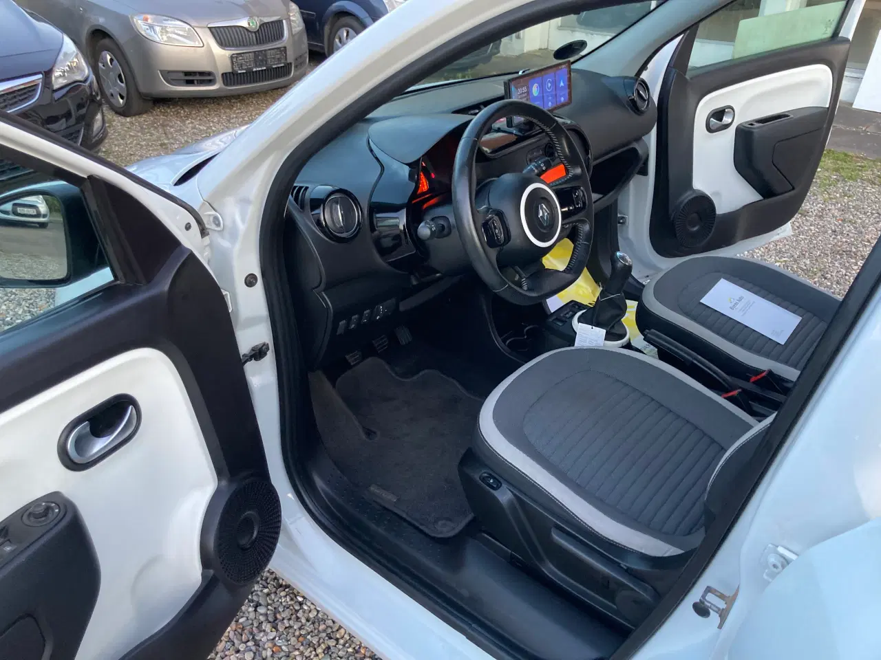 Billede 9 - Renault Twingo Kun kørt 90000km nysyn