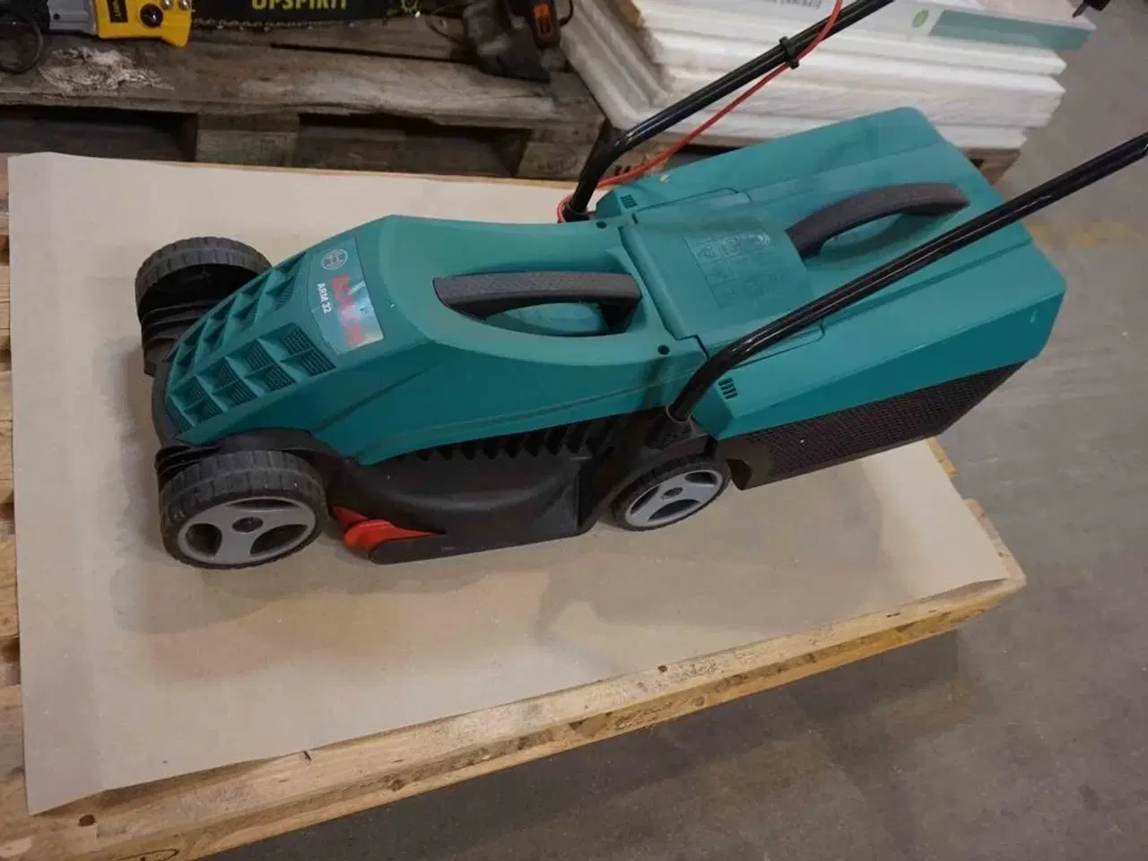 Billede 2 - Bosch ARM 32 Elektrisk plæneklipper (MOMSFRI)