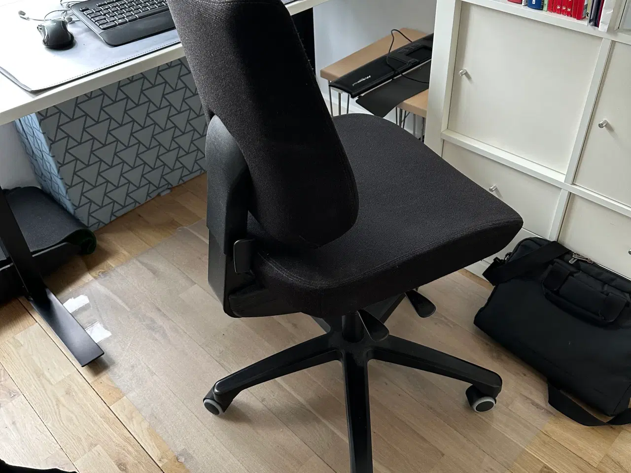 Billede 2 - Kontorstol inkl underlag 