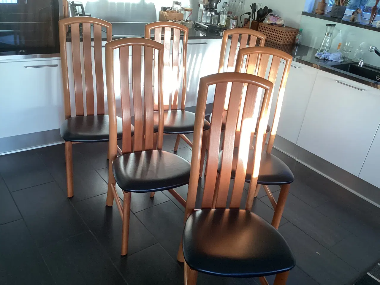 Billede 1 - Skovby spisestuestole i kirsebær