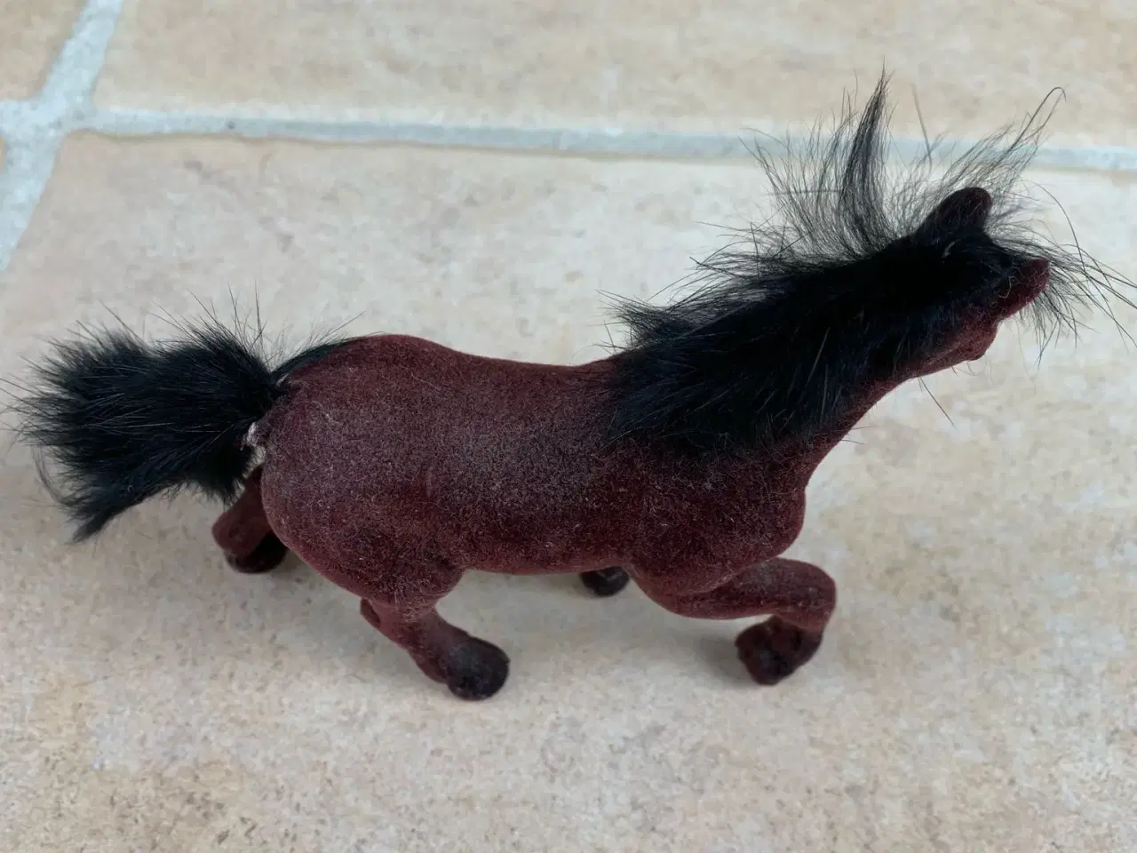 Billede 2 - Lille hest ca. 12 cm høj