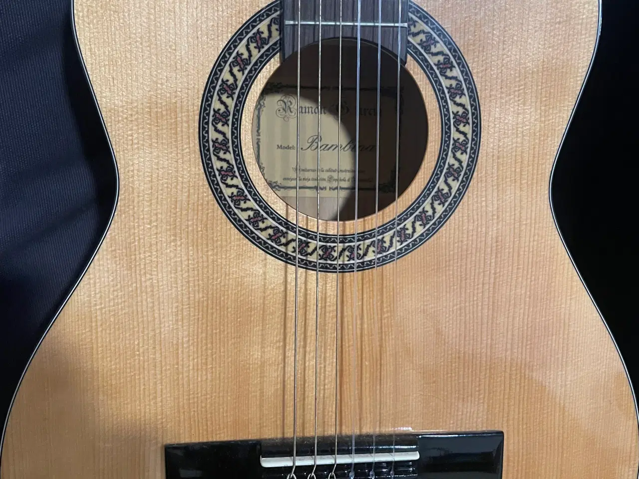 Billede 5 - Børneguitar med taske