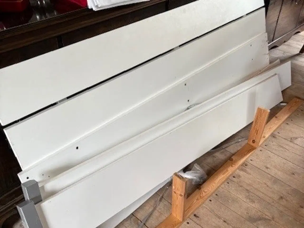 Billede 1 - Sengeramme med gavl- hvid 180x200 cm