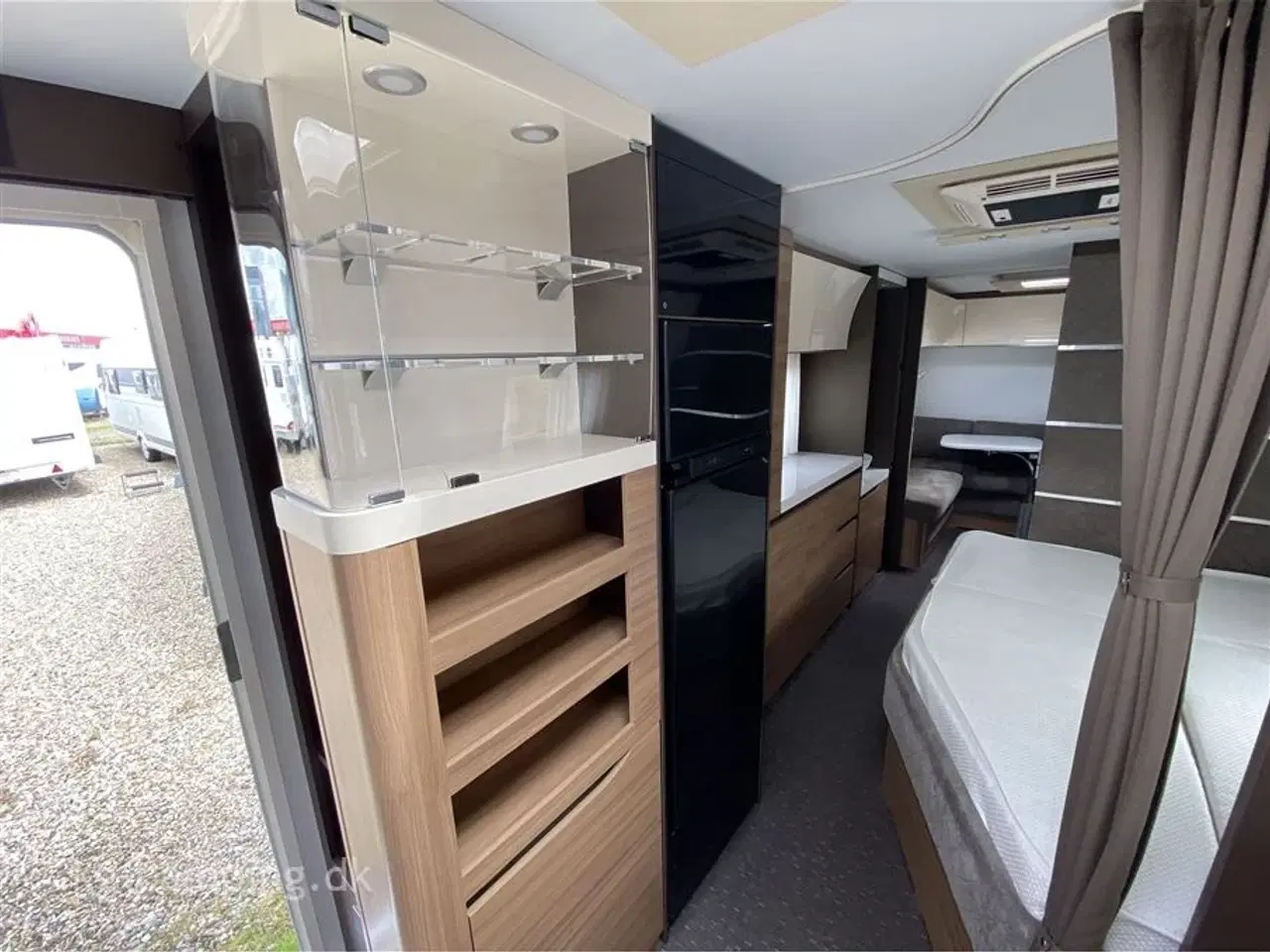 Billede 10 - 2021 - Adria Alpina 763 UK   Velholdt  køjevogn til den store familie
