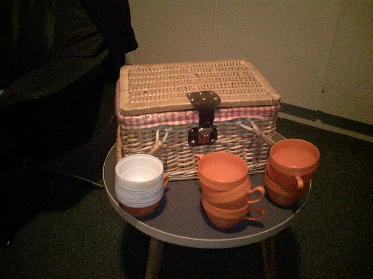 Billede 2 - PICNICKURV TIL VETERANBIL. 