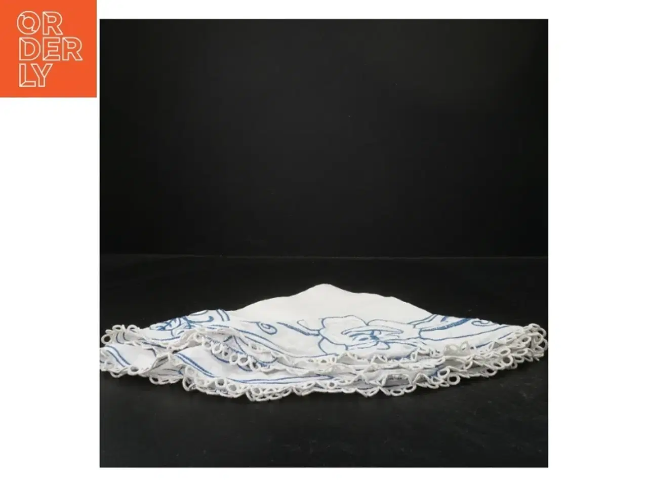 Billede 2 - Retro Rund broderet dug (str. Ø 62 cm)