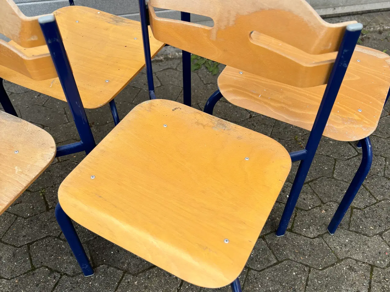 Billede 5 - 4 stole / stabelbare - Pris for alle