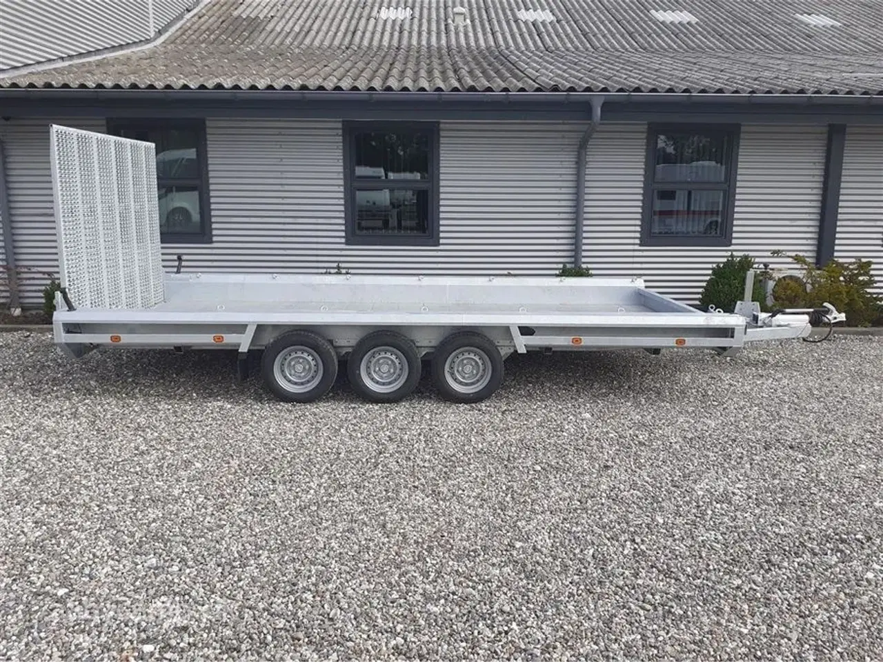 Billede 2 - 0 - Hulco Terrax 3 469x195   stærk og robust maskintrailer. 150 cm rampe. og ekstra lang lad længde. 3 aksler.