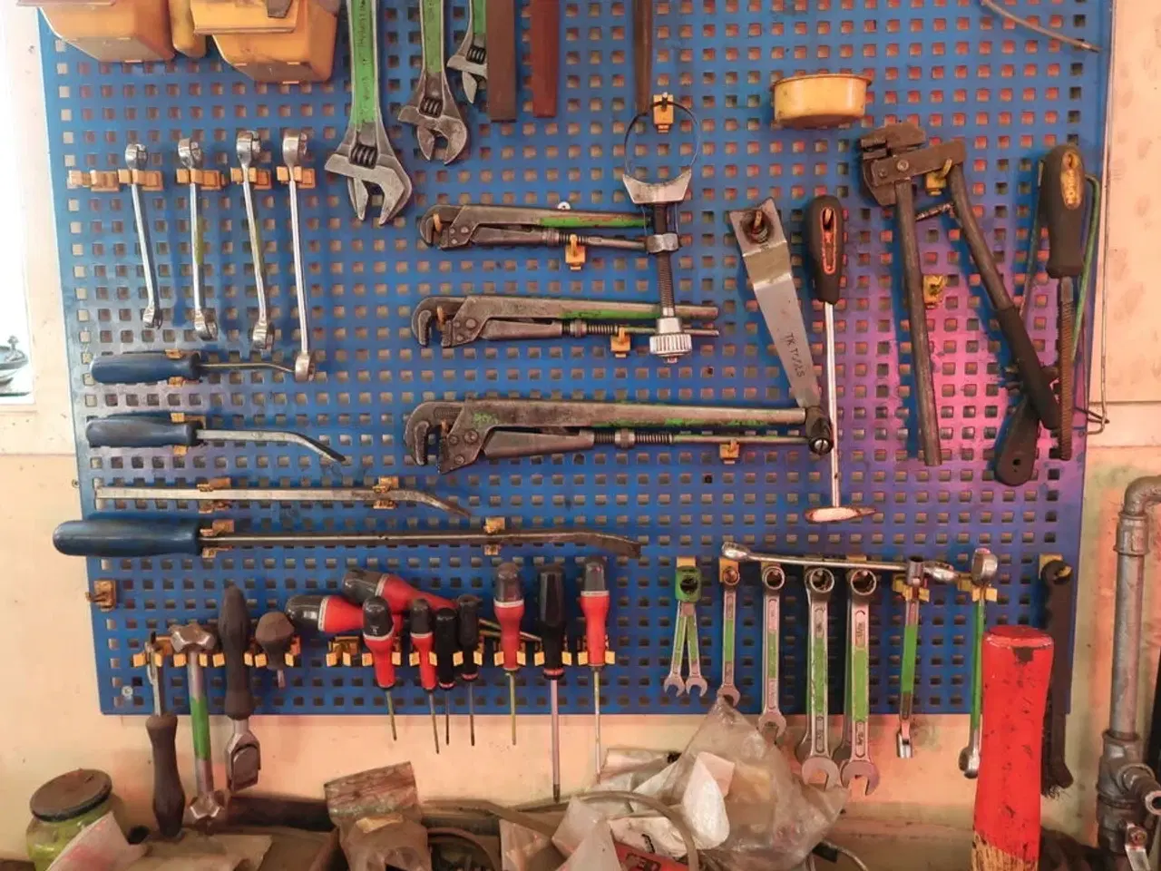 Billede 3 - Værktøjstavle med indhold