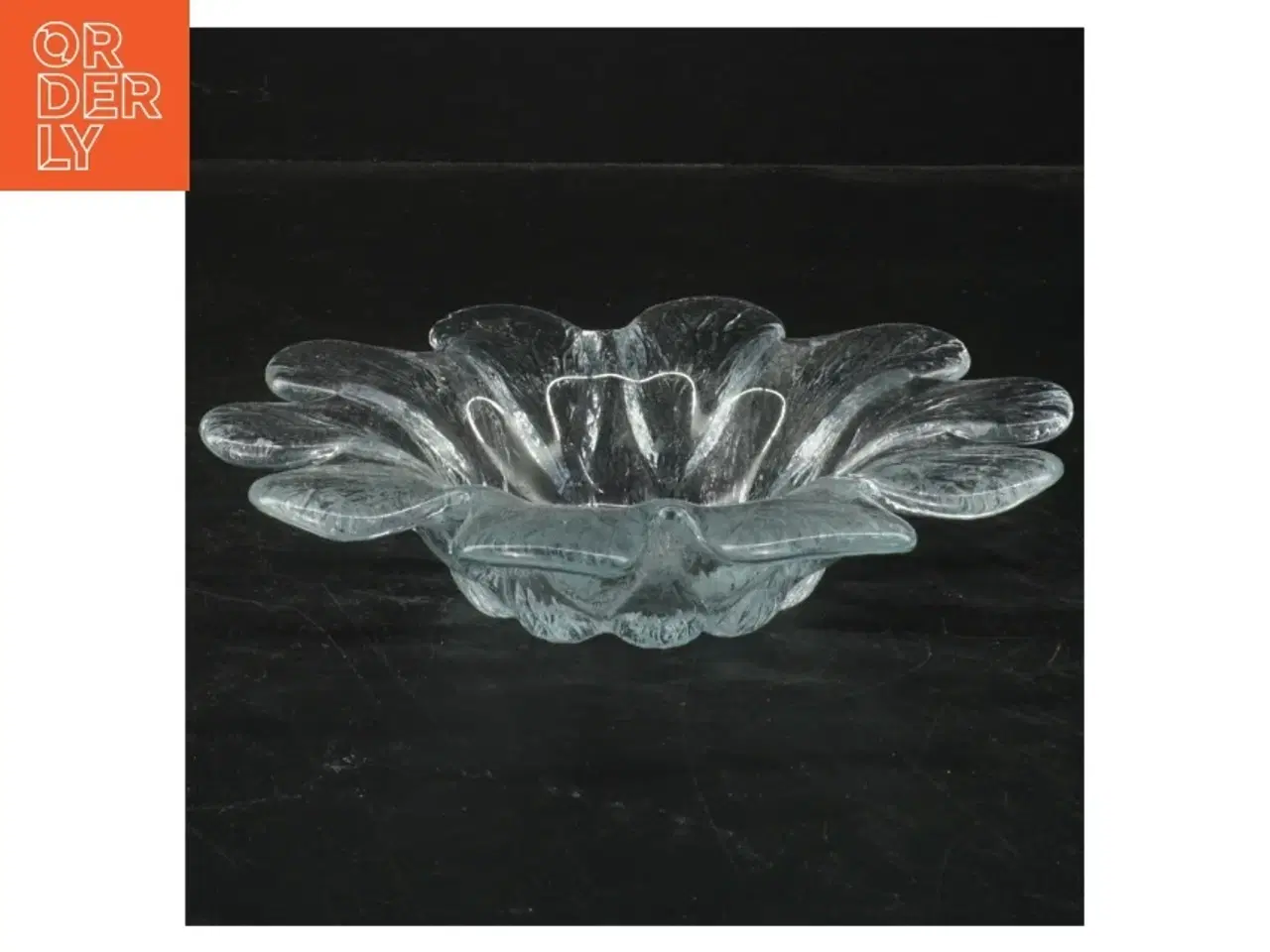 Billede 1 - Glas skål med bølget kant (str. Ø 17 cm)